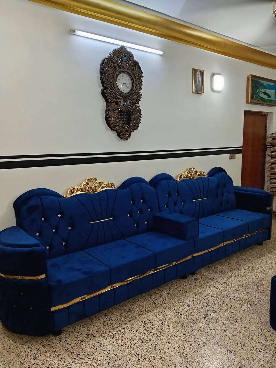 ‏معرض الحمداني الديوان
‏
‏انتاج دواوين عراقية ،، والتخم التركية 🛋
‏الفصالات الحديثة 
‏غير الديكور حسب الطلب
‏متوفر جميع الألوان والاقمشه الحديثه التركيا 
‏متوفر لدينا تجديد الديوان المستعمل بفصالات حديثة القديم يرجع جديد 
‏وبجودة عمل وضمان يدوم لأكثر من عشر سنوات
‏متوفر كادر يجيك لبيتك لأخذ القياسات مجاني 📏📐
‏نسعى دائما لننال أعجابكم زورونا 
‏تجدون ما يسركم بأفضل وأنسب الأسعار 
‏
‏للاستفسار الاتصال على الرقم
‏*********** أبو غزل 
‏*********** أبو ايان 
‏*********** أبو غزل 
‏متوفر واتساب بجميع الارقام 
‏العنوان
‏الموصل/الجانب الايمن/ اليابسات /قرب مطعم العباسي
