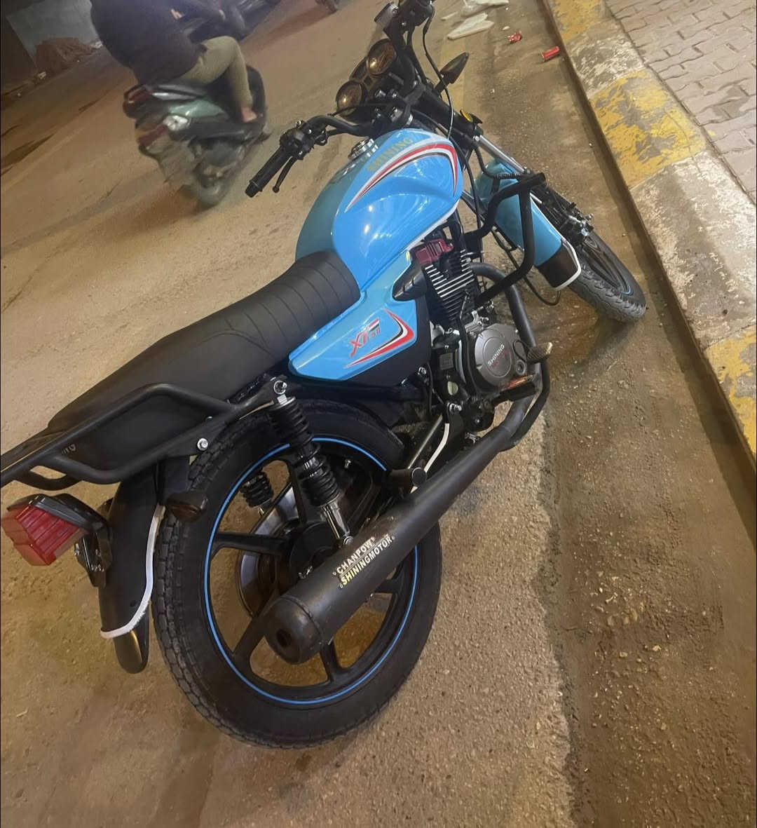 ماطور شينك للبيع
موديل 23
ماطور مثل ممواضح بصور نضيف 
سعرو 950وبي مجال 
استفسار ع رقم ***********
