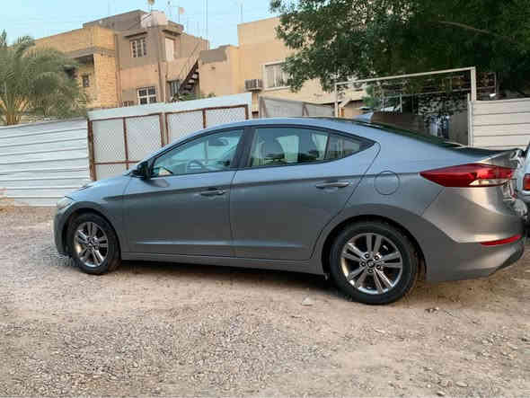 وارد امريكي 2017 ماشية 106 ميل اللون نفطي
حادث بنيد راجع بارد وايرباك ستيرن
بدون صبغ بدون تبديل ليبل واحد السيارة 
فقط البنيد يرادلة تعديل وباب الصدر يحتاجلة بارد 
محرك 2000 
شاشة كامرة انظمة قيادة كروس سرعة مازدات جدد وعدسات زنون
كير مكينة كفالة 
رايدهة ب 130 وبيهة مجال 
عنواني بغداد حي الجهاد
*********** بغداد
