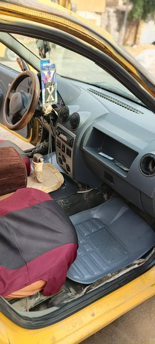 سلام عليكم رينو موديل 2009 سياره مكينة وكيركورلا اوتو مكفولات كربائيات كلها شغالة بيهاتصليح سمكري شوفت عينكم بس صدرها تعبان ومشتري مشط بس شدة السنوية مشروع وطني صاقطه صار شهرين راعيها مواصله الي يريدها مكاني بغداد الحسينيه السعر ١٣ورقة قفل ابيع هل موجود***********
