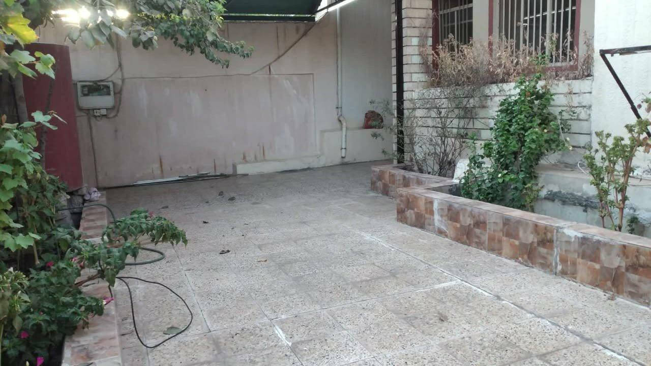 بيت للبيع او للمعارض بسعر مناسب
بيع مستعجل

 السعر 115 مليون بيه مجال بسيط

حي عدن فرع جامع الأمين 

المساحه 200م  10x20

 طابق واحد هول+خطار+غرفتين+مطبخ

كراج حديقة و خدمات 

البيت قبله

سند طابو زهور 

الشرعي موجود

التواصل مع صاحب البيت 

*********** واتساب
