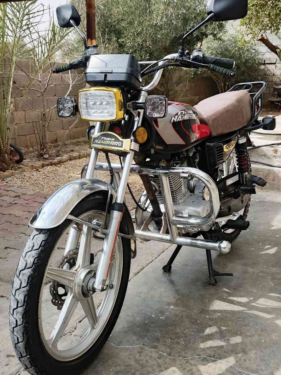 اللهُم صلِ وَسَلِم عَلى نبِيِّنَا مُحَمَـد ﷺ
بسم الله الرحمن الرحيم . السلام عليكم للبيع 2020 نضيف محرك وكير شرط كهربائيات شغاله ماطور ماشاءالله جاهز زوج تواير جدد  السعر 
525 وبي مجال حگ جيه ***********
