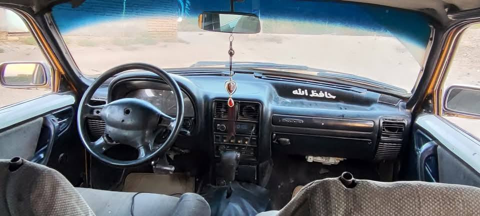 السلام عليكم للبيع سياره جاهزه كير مكينه 2 ونص ديلكو تبريد راس الثور دواخل نضيفه حداديه جديده تخم تاير جديد كهربأيات شغاله  بدي شوف العين السعر( 18 )وبيها مجال الخاص مفتوح تصال مفتوح *********** مكان سوق الشيوخ
