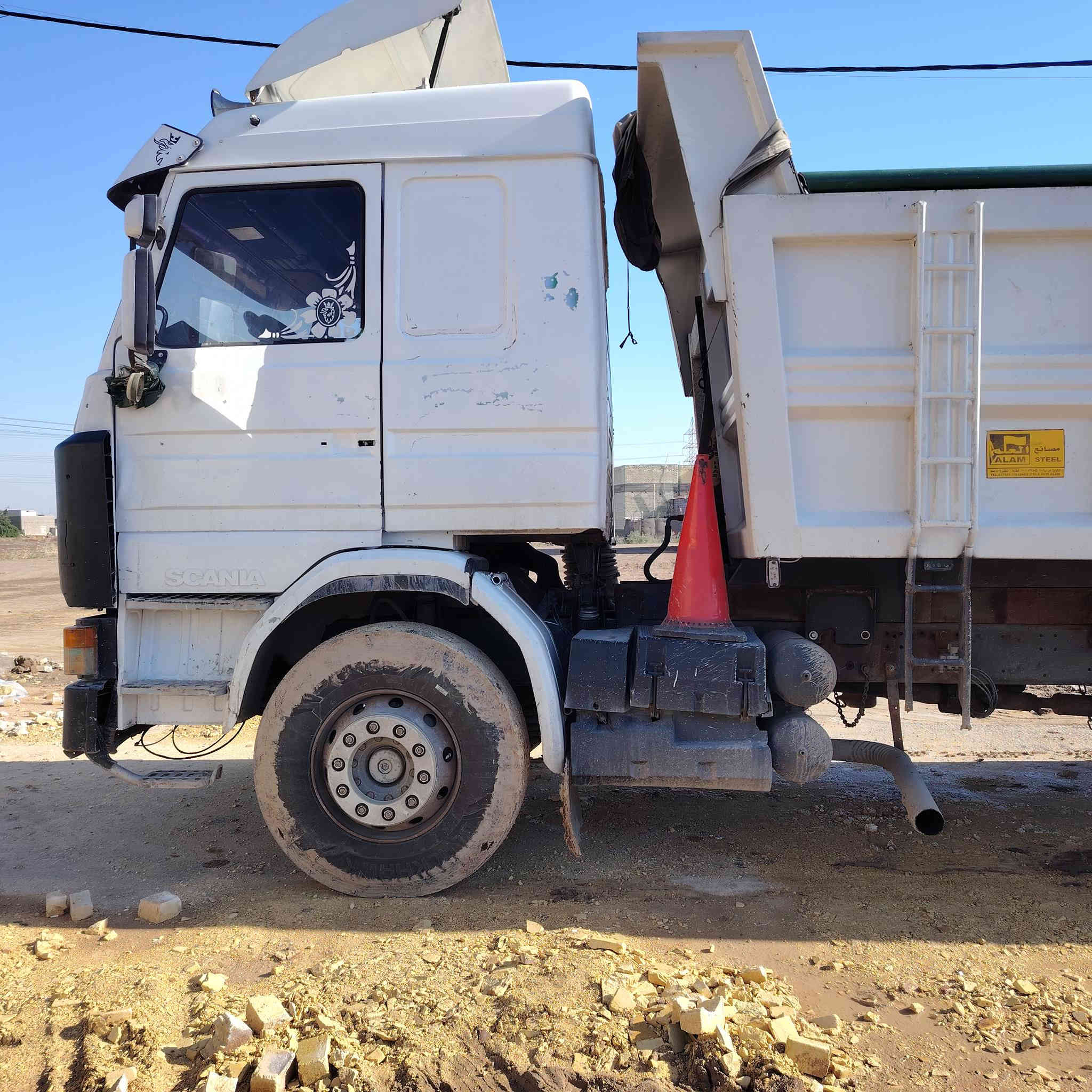 سكانيا للبيع كفاله مكينه 8 للسفسار ***********
