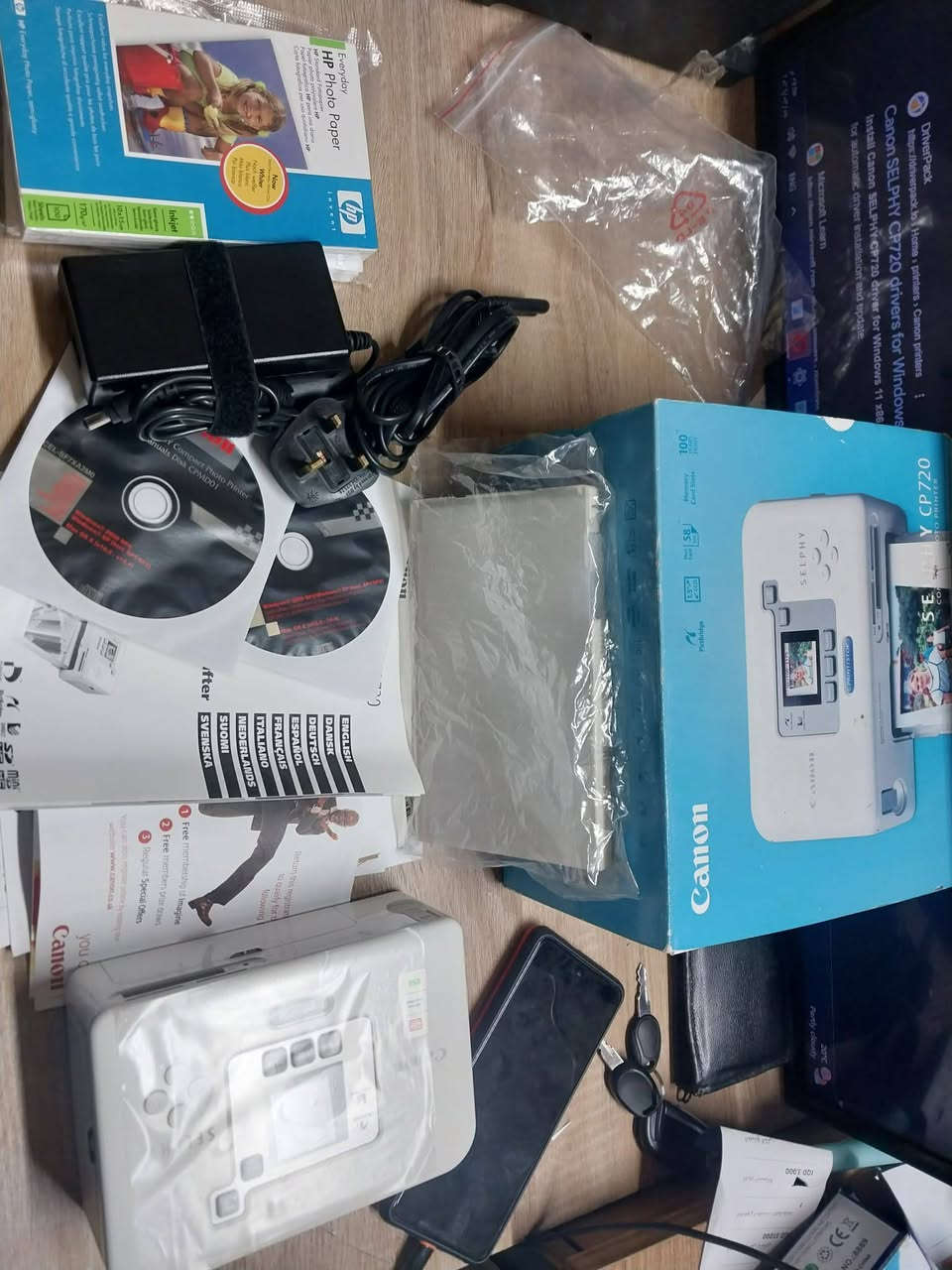 طابعه مال صور جديده ما مستخدمه ملحقات كله كاملة مكبوسه ما مفتوحه 
السعر ٥٠ الف قفل قفل 
ملحقاتها كامله
حبر 
اوراق بند 3 ومن ضمنهم لاصق
اقراص 2 واحد تعريف وثاني برنماج تعديل صور 
وبعد هواي اشياء


**إذا كنت صاحب هذا الإعلان وتريد حذفه لأي سبب، رجاءا أرسل رسالة إلى الدعم الفني**