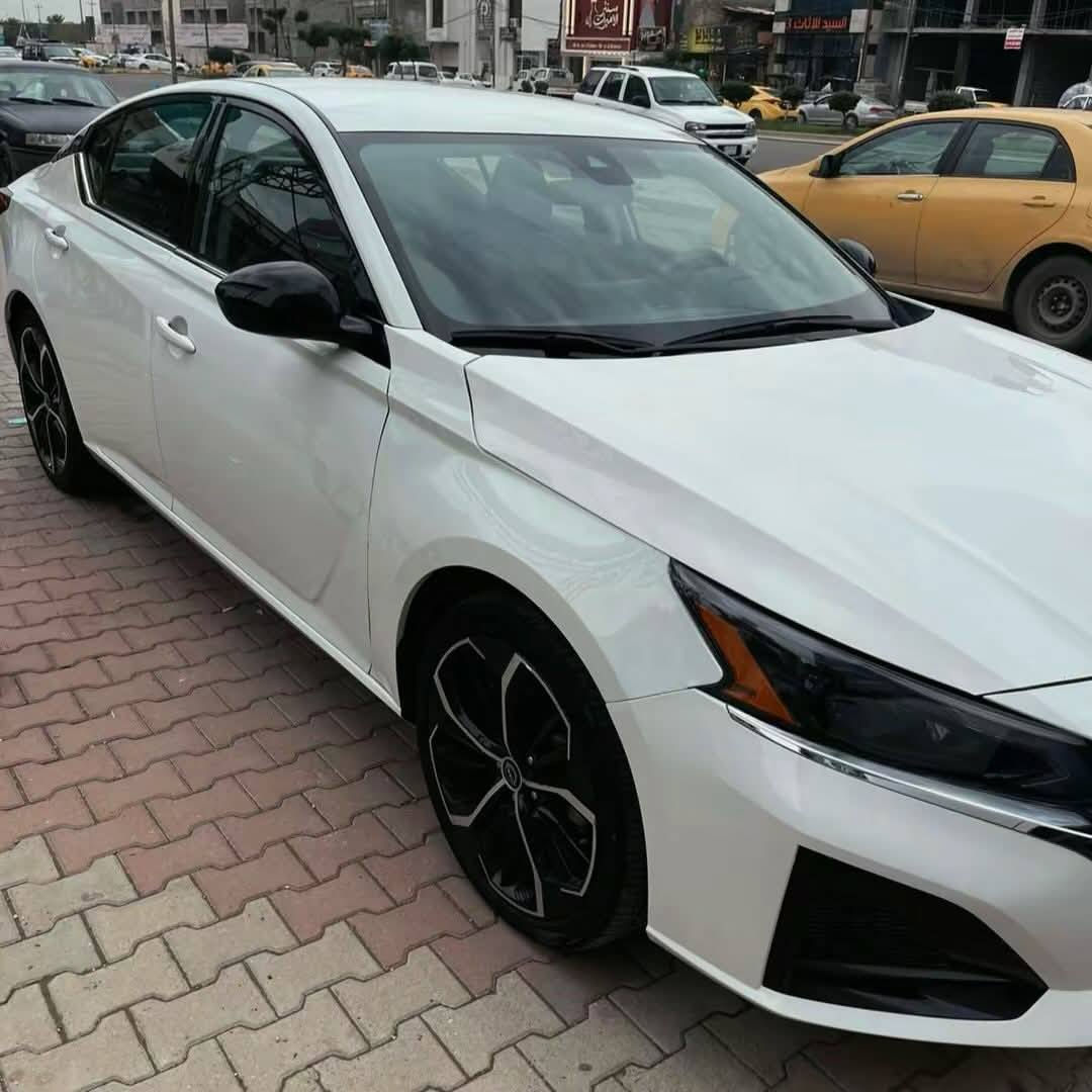 NISSAN ALTIMA SR 2024
842,000 MILES
المواصفاتSR👑///
• محرك 2.5 لتر 4 سلندر
• قوة 188 حصان
• ناقل حركة أوتوماتيك CVT
• دفع أمامي 
• نظام سبورت 
• رنقات رياضية قياس 19 إنچ
• أضواء LED أمامية وخلفية
• مرايا كهربائية
• دخول بدون مفتاح (Keyless)
• بصمة تشغيل 
• مقاعد رياضية (تطريز برتقالي)
• مقعد السائق كهربائي
• تحكم بالمقود (ستيرن)
• تكييف مزدوج (Dual Zone)
• مساحة واسعة ومريحة
• شاشة لمس
• بلوتوث + USB
• شاحن لاسلكي 
• نظام الفرملة التلقائية
• تحذير مغادرة المسار
• نظام النقطة العمياء
• حساسات أمامية وخلفية
• كاميرا خلفية
• نظام تثبيت السرعة
• تشغيل عن بعد
• نظام صوت مطور
• حساسات + كاميرات 
ضرر/// بونيد صبغ فقط ❗️
ايرباك استيرن راجع سستم ✅
شواصي سليمة 💯
بدون دواخل ✅
پوليش جديد و حمام جديد ✅
سيارة نظيف و جاهز ما بيها اي نقص ✅
سيارة كاتي يترقم المحافظات شمالية ✅
مكان - كركوك 🌇
***********
