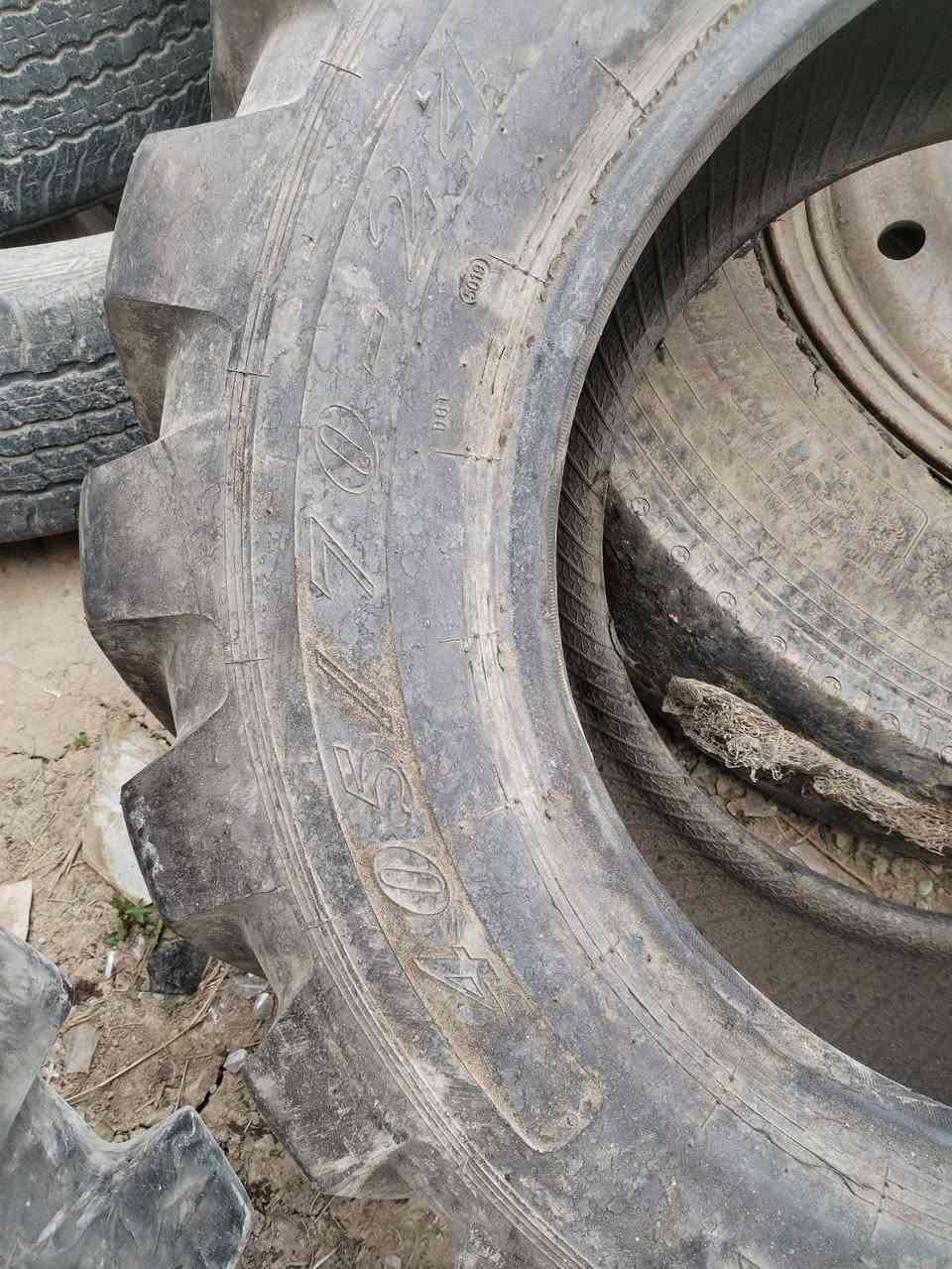 السلام عليكم 
زوج تايرات صنع تركي مستخدم شهر واحد ومتروكات قياس 405\70\24  السعر ٧٥٠  الف مكاني بغداد


**إذا كنت صاحب هذا الإعلان وتريد حذفه لأي سبب، رجاءا أرسل رسالة إلى الدعم الفني**