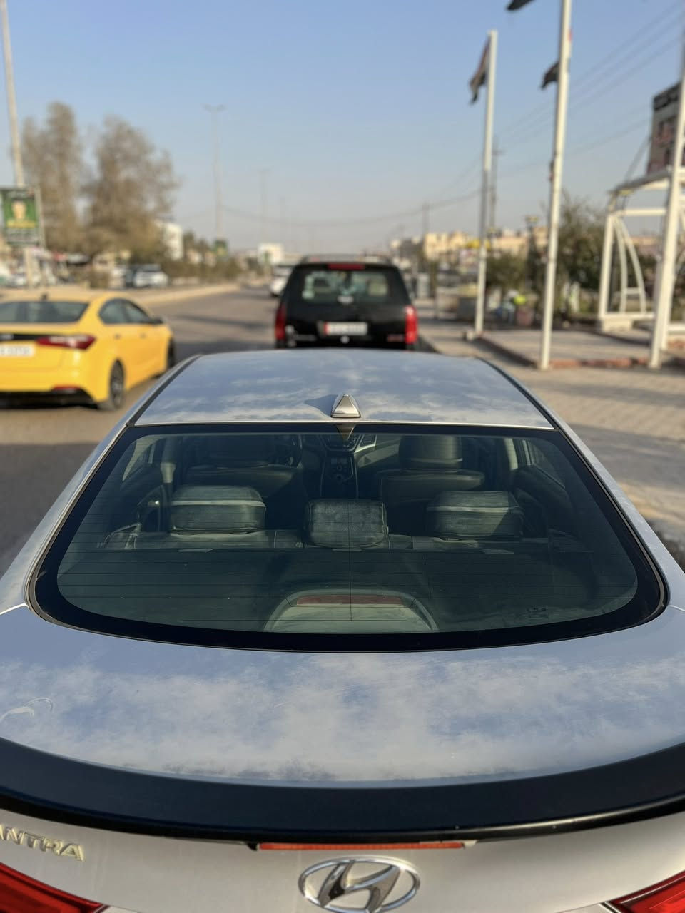 النترا 2016وارد امريكي بيها صفحه السايق مصبوغه بدون دواخل والقماره وقبق الجنطه جردن كلشي موضوح بالصوره ومكينتها بيها صوت السياره ب 78 وبها مجال ***********
