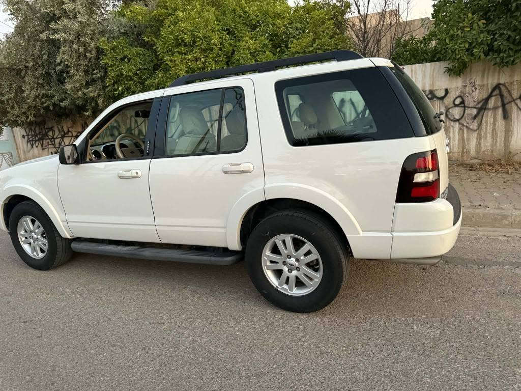 فورد2010شريكه نيفه صفر شريكه گيرمحر تبريد شرط سلايت كين 3مقعد جاملغ واحد صبغ  كشن جل  سنه ويه جديد كوبون بنزين دواخل اصفر.  معروف سيارا    سعر 105.   خابر *********** كركوك, العراق
