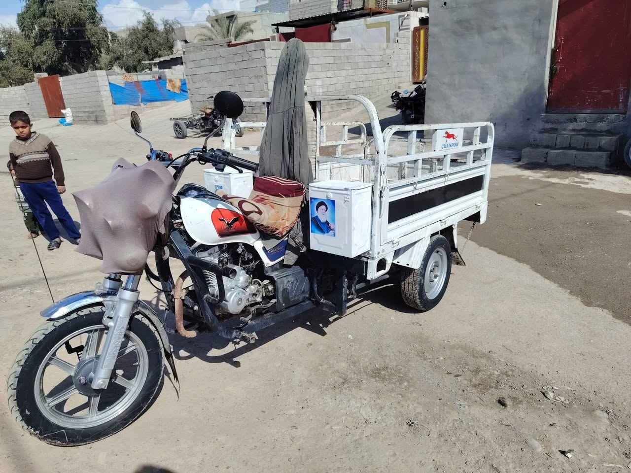 سلام عليكم ستوته للبيع محرك ٢٤تخم تاير جديد ويلا جديد سعرها مليون٣٥٠ وبيها مجال مكانها ديالى قرتبة رقم *********** متواجد ع اتصال
