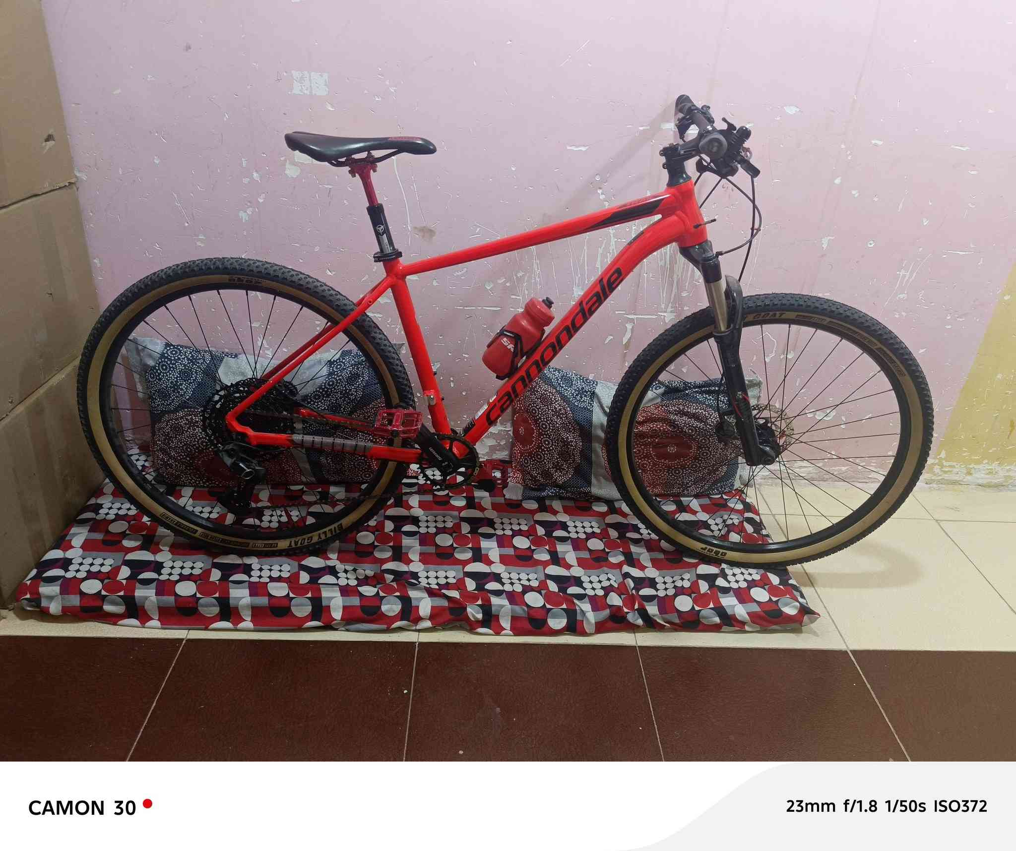 السلام عليكم 
دراجه نوع 
كانون دل
حجم 29 لارج
معدن المنيوم
سيت كروب سرام اس اكس

12+1

بريك ديور اكس تي
دبل قفل فتح تحكم
بوري سرج دبل 
الدراجه نضافه 100/100
السعر 12ورقه 
العنوان بصرة قبله
هاتف 
***********
***********
