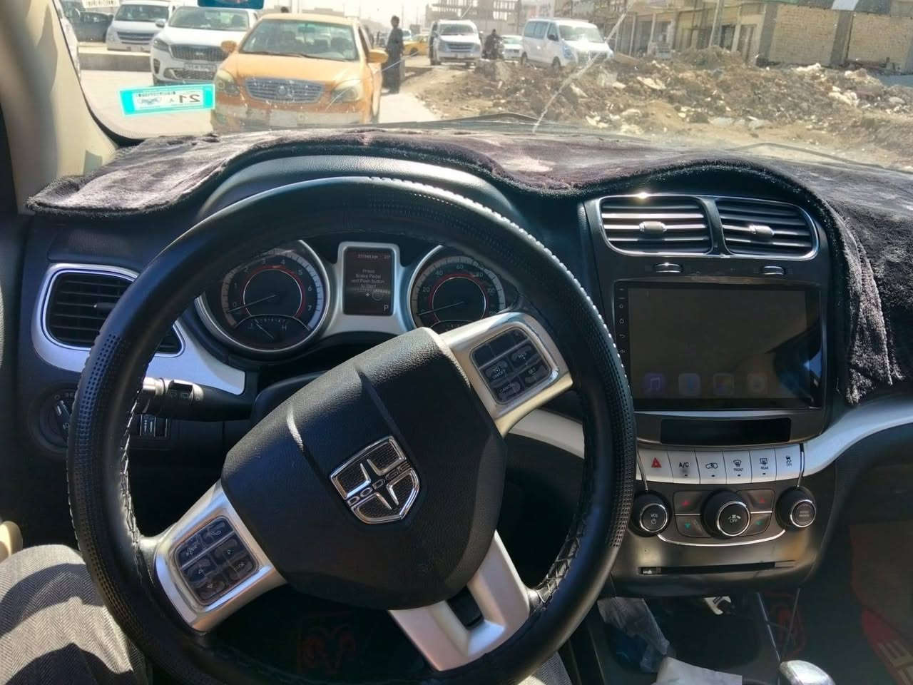 للبيع سياره جورني لون ذهبي رقم بغداد دولي باسمي  موديل 2011 وارد امريكي ضربه جاملغ وبنيد مكينه 6V سعر 115 وبيه مجال صور السونار موجوده وي صور مكان سياره ناصريه باقي تفاصيل خابرني على رقم الهاتف ***********
