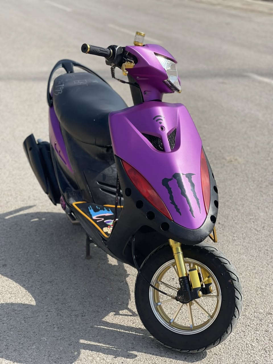 السلام عليكم عدلة بوشة 55
تزويد شوفت عينكم دراجة بلادية 
نكرة سلف شلعه ومعدل خير من الله 
تخم تاير جديد 
عنواني ديالى كنعان 
***********
