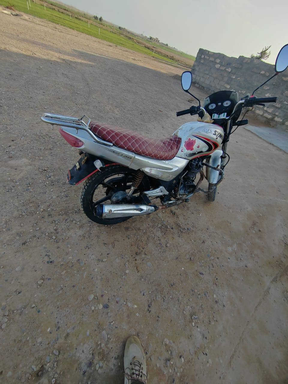 ماطور سايم 16نضافه فول لا تبخير ولا تنقيض يريد ترتيبات صرنصه برقي وجوزه كوي واير واحد تشغيلته سلف دبل اشاره كله شغال ومكفول الي يشتري يجي خاص مكاني تاجي 👍👍


**إذا كنت صاحب هذا الإعلان وتريد حذفه لأي سبب، رجاءا أرسل رسالة إلى الدعم الفني**