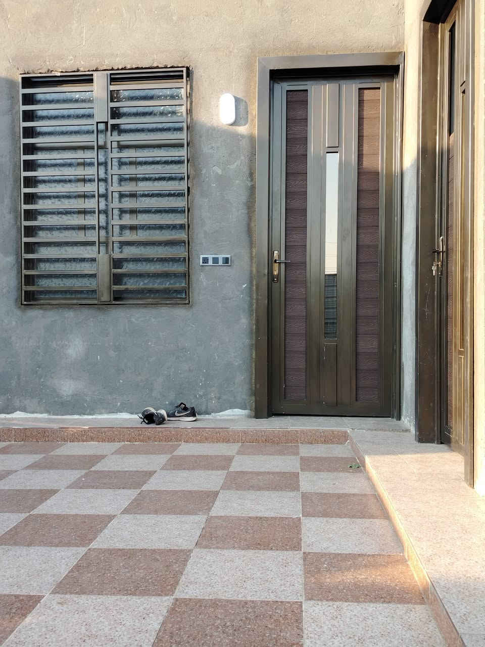 مهدي الحداد لكافه اعمال الحداده 
بيبان شبابيك سقائف فريمات 
مكاني السبل مقابل مجمع بدر للتسوق 
رقم الهاتف ***********
