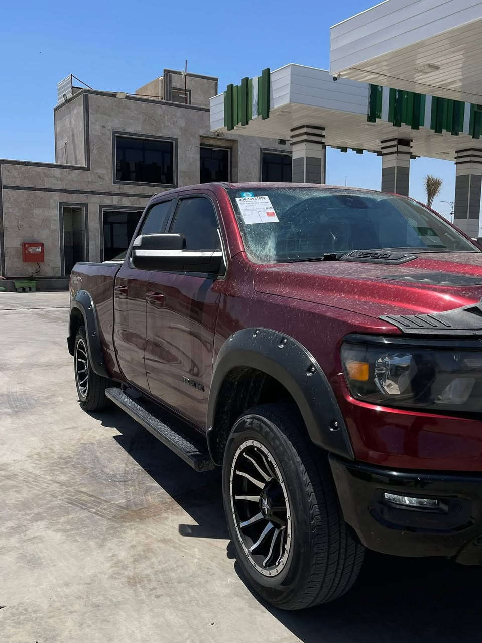 السلام عليكم/رام مديل 21 سعر 225 فول مواصفات عده السقف 8سلندر حادثهه جانبي بدون شاصي صفحة العبري صور الحادث موجوده سياره نضيفه مابيهه كل نقص بسمي شخصيآ تحويل مباشر مكاني كوت مركز مدينه للاستفسار الاتصال .. ‭***********‬
