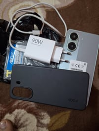 بوكو اكس 7 برو • ٥١٢ • كامل الملحقات