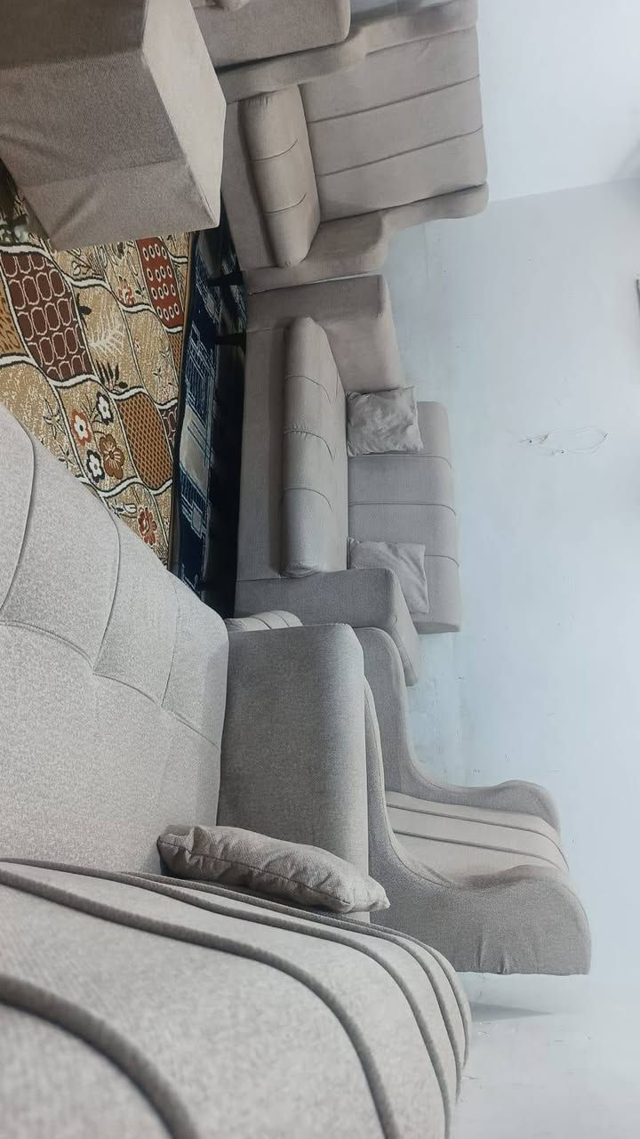 تخم 10مقاعد جديد كلش اي ضررمابي نضيف جد شرط النظافه سعره 275يوجد توصيل داخل كربلاء ***********
