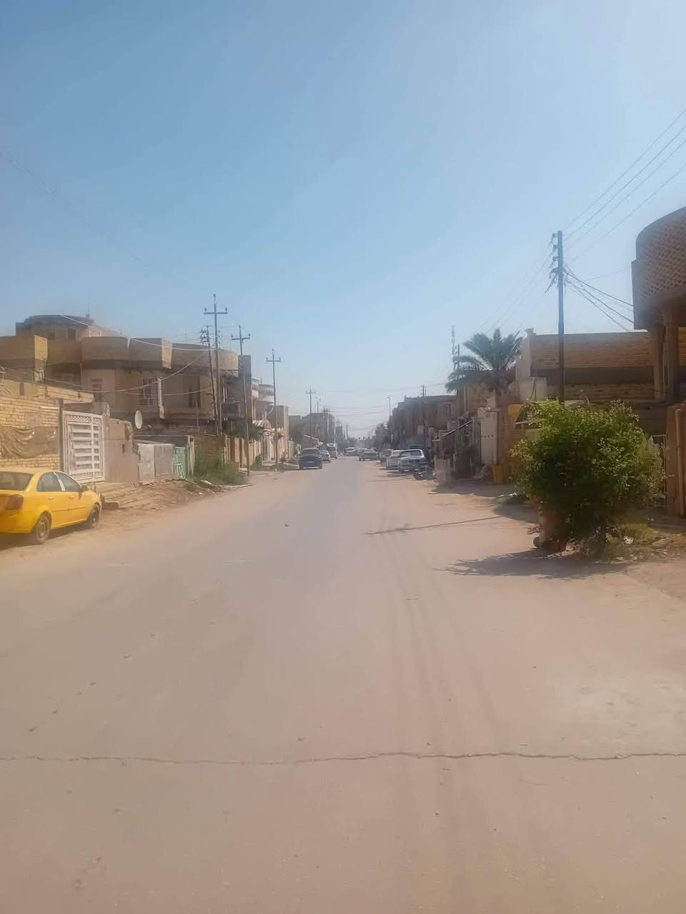 بيت للبيع 🏫حديث م 225  طابقين بشارع جليل فضيل يرهم #مراوس مع الفرق 
مقابيل مجمع الوردة البيضاء
يتكون من غرف نوم  عدد2
استقبال صاله مطبخ صحيات خارجيه وداخليه ارضيه مرمر
طابقين ثاني غرف نوم عدد4
صاله مع صحيات ارضيه مرمر
كافه الخدمات متوفره  بناء 2017
على شارع تبليط 20m حرف T
جاهز ع اخر حبايه للسكن 
بيت شغله كله درجة أولى
السعر 250وبي مجال للشراي
المندوب عقارات 
***********☎ واتساب
اي عرض عندك تفضل خاص
