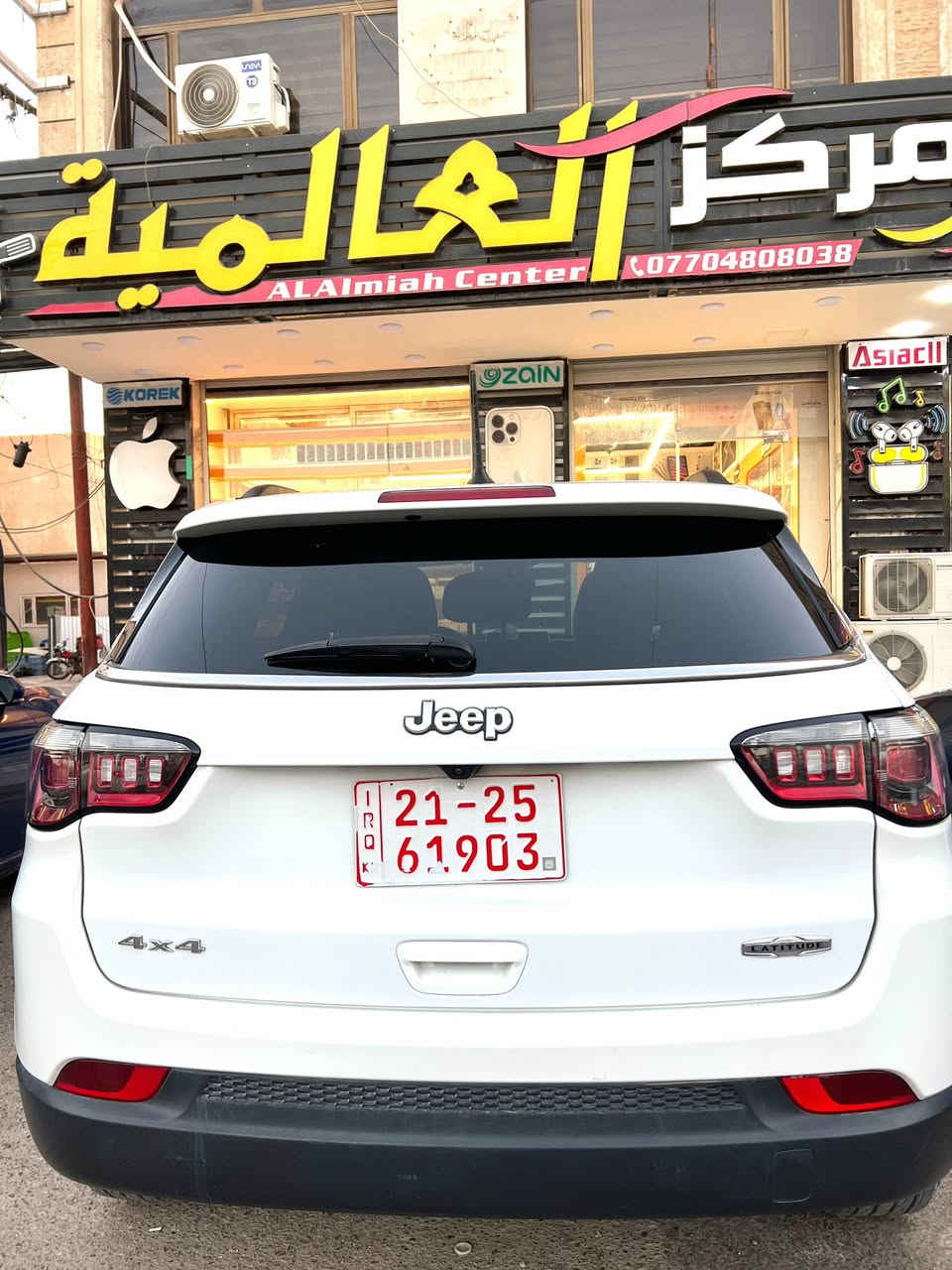 للبيع: جيب كومباس 2024 - بحالة ممتازة

⚪️ جيب كومباس موديل 2024 
⚪️ ضرر جاملغ ايمن و باب مبدل بلادي 
⚪️ رقم كاتي تترقم فقط شمالي  
⚪️ مكان السيارة صلاح الدين - تكريت 
⚪️ السعر 153 ورقة $ وبيها مجال 
⚪️للاستفسار اتصل على ***********

 المواصفات:
 • الموديل: Jeep Compass 2024
ماشية 19ميل 
 • النوع: SUV / جيب
 • المحرك: 2.0L تيربو – 4 سلندر
 • القير: أوتوماتيك 8 سرعات
 • الدفع: رباعي AWD
 • اللون الخارجي: [ابيض]
 • اللون الداخلي: اسود
 • المالك: مالك أول
 المميزات:
 • شاشة وسطية 10.1 إنش
 • كاميرا خلفية
 • حساسات أمامية وخلفية
 • تشغيل عن بُعد
 • نظام ملاحة
 • بلوتوث + Apple CarPlay + Android Auto
 • مكيف مزدوج
 • مقاعد جلد (مدفأة)
 • نظام توفير الوقود
 • جميع الصيانات محدثة
 • السيارة لا تحتاج لأي مصاريف
