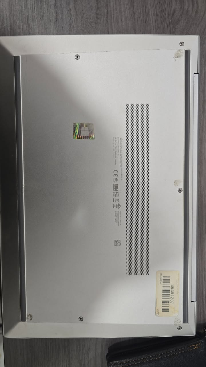 لا بتوب HP جيل ١١ حجم ١٤ هارد ٥١٢ رام ١٦ كور ٧ شاشة لمس شاحنة اصلية السعر ٥٣٥ مكاني تكريت 
***********
