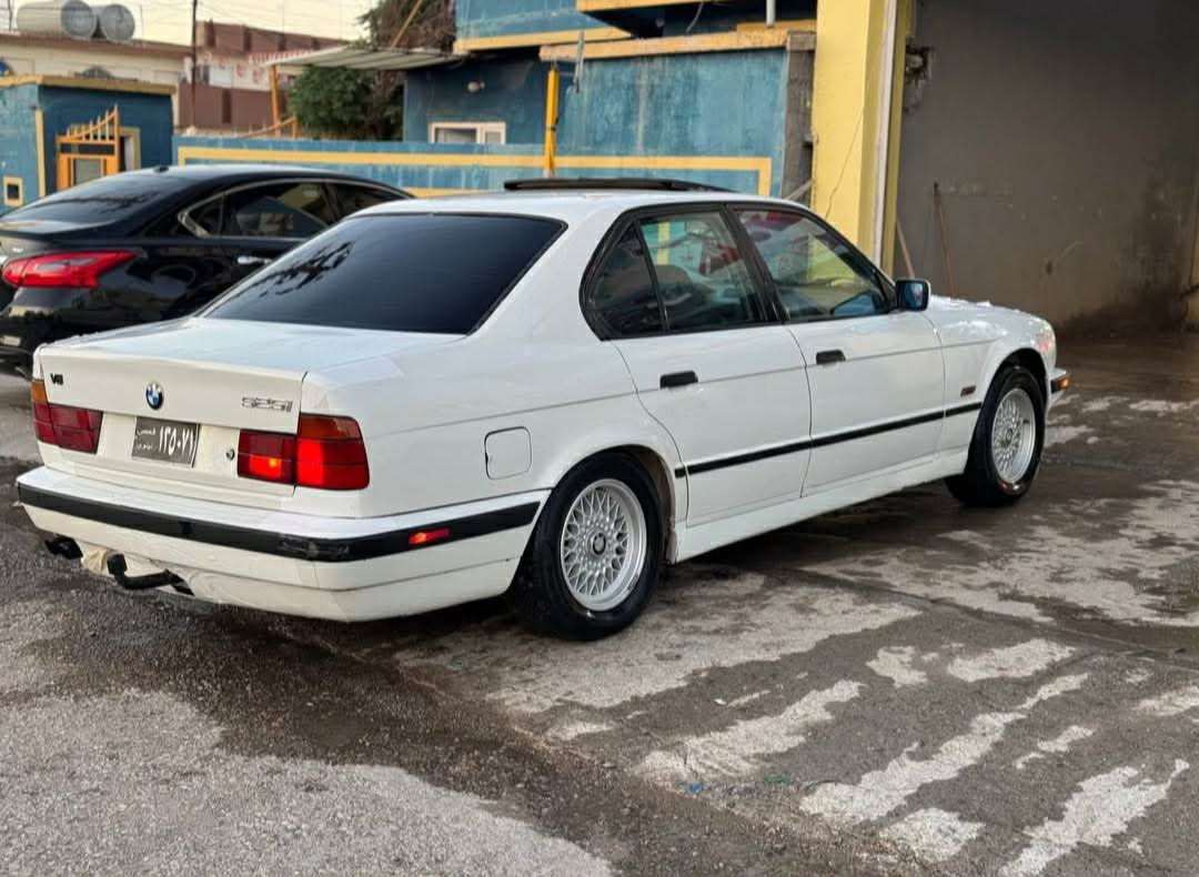 بە ناوی خوای گەورە BMW شتی تاقانەو جوان بێ دەعمو لێدراوی بێ مەسرەف تەبــرید ســاردەو ❄️گــەرەم 🔥کوشن جلد کوشن هیتەر ئیش ئەکات لەگەل تەبریدایە 🔥سەیارەکە مۆدیلی ١٩٩١ کامل کراوە بە ٩٥ مەکینەی ٥٢٥ بیلاد گیر عادەیە سلایدە چوار تــایــەو ویــلای لۆکی لەسەرە ســەیارەکە هــەر چوار جامی کارەبایە نوقسانی تیا نیە بۆ ٢٥٠ مەسرەف مەگەرێ ئارمیکی پاتال داوێ ٤٠ لئ ئەکات نەمونی جوانیم داناوە بەو سعرە ئـــارمی هەولیر ئارم پلاستێک بە شەرەت ✅موسو براوەی بە شەرەت ✅ جوابی نامە نایەمەوە موشتریت تەلفون بکە لە خزمتام ✅👍🏻 رەقم تەلفون (***********) ✅ گۆرینەوە ئەکەم بە مەلێکەی موس بەڵام شتئ نەمونە بێت ✅یان شاهینە ✅ السليمانية, العراق
