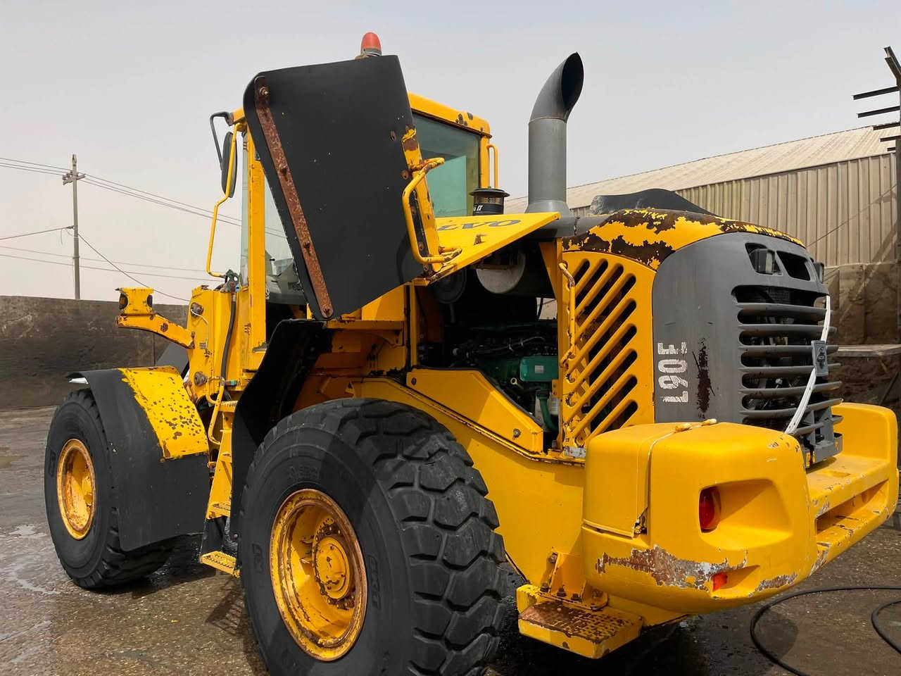 شفال فولفو L90E
موديل2006
دخول جديد 
منفيس بصرا 
مابي سبوخ 
كلو بشرت 
واتساب
كورك*********** 
مكن اربيل
