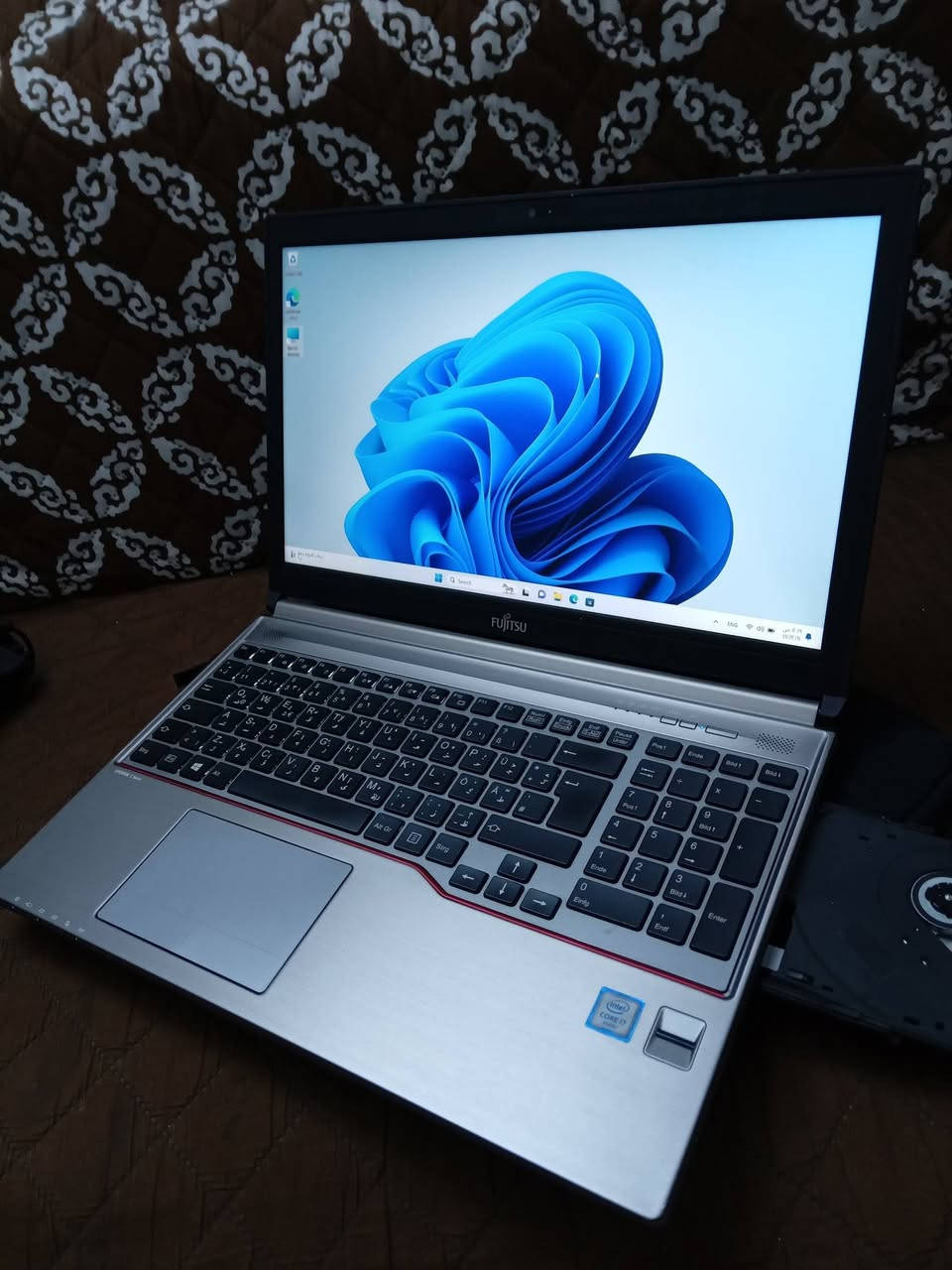 لابتوب للبيع شرط زلغ مابيه نضافه 100%
كوراي 7 جيل 6
رام 8
 هارد 256 ssd نوع PNY السريع
حجم 15.6 كيبورد ضوئي 
دقه 1920X1080
مشغل dvd
باتري4 ساعات
ملحق جنطه وشاحنه
بغداد قرب حي الاعلام
السعر 200 الف قفل


**إذا كنت صاحب هذا الإعلان وتريد حذفه لأي سبب، رجاءا أرسل رسالة إلى الدعم الفني**