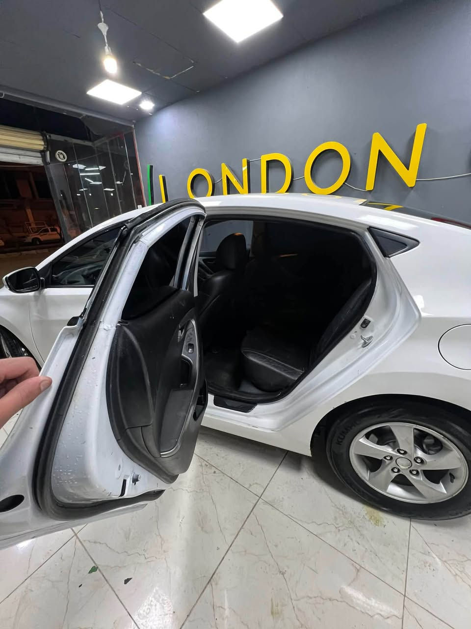 honda alentra 2011
هؤندا ئةليندرا ٢٠١١
ئيكؤ
كوشن جلد و كوشن كةرمى
مةكينةو كير بةشةرت دةعمو ليدران بةشةرت 
سةقفى بةشةرت 
براوةى دوبةية 
كير و مةكينة بةشةرت 
سپى بةفرى  تةبريد ساد و كةرم ى بةشةرت 
تةقةو رةقة بةشةرت  
هةموو كيانى بةشةرت 
چركةو ١٠ كةلا ببرة مالةكة بئمنةتم 
 لة دةعامى پئشى تا دةعامى دواوة بةشةرت 
هةموو گيانى ئيش ئةكة  يةك ٢٥٠ مةسرةفى نية
دةگ دوكةل سةرف و بوخار بةشةرت 
بيانو برة سةيارةكة
*********** وةتس ئاپى لةسةرة 
*********** ڤايبةرى لةسةرة 
گؤرينةوة ناكةم بةس فرؤشتن رانية, السليمانية
