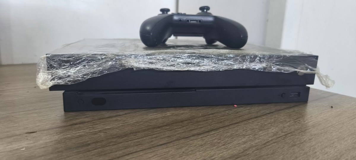 السلام عليكم ورحمه الله ، اكس بوكس وان اكس فول نظافة ملحقات كاملة كيبل hdmi و كيبل البور و جوستك بعدة الجهاز بالنايلون بيه العاب بسيطة ٤ العاب سعرة ٢٨٠ و بيه مجال للطيبين المكان الشعب شارع الصحة للاستفسار اكثر رقمي ***********
