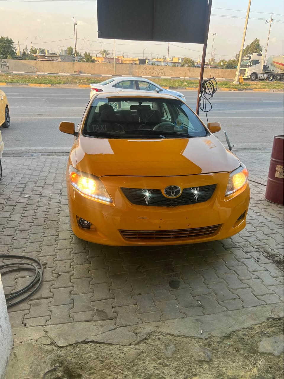 كورلا للبيع موديل 2010تكسي الرقم الجديد سنويه جديده مبدل جامرلغ سكن بدون دواخل شواصي بالشرط ضربتها بالجنطه مع منظومة غاز رقم صلاح الدين مشروع وطني شرط التحويل السنوية باسمي وبيها *********** كركوك, العراق
