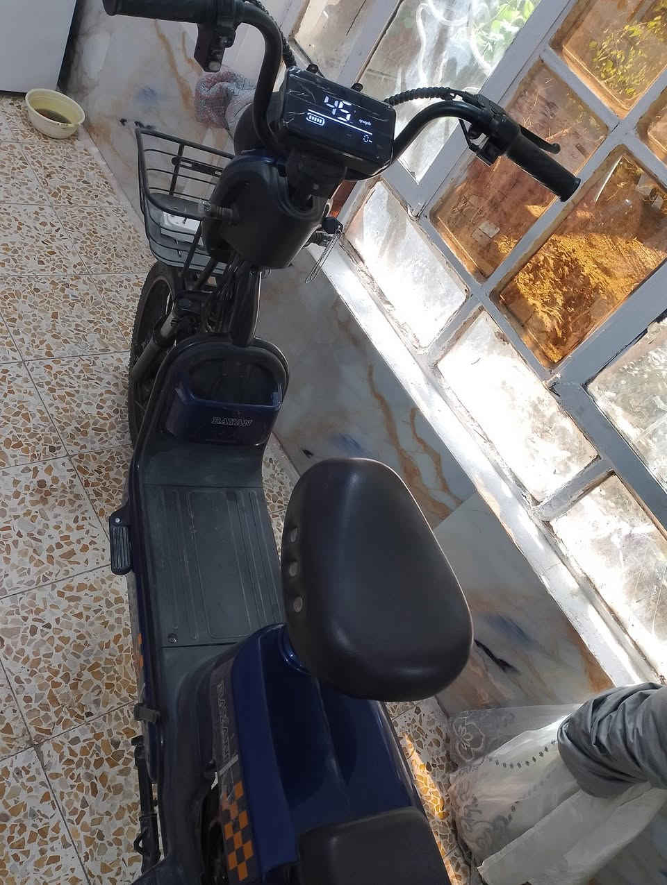 السَلٱمٌ عـَلـْيگمّ دراجة الريان للبيع حجم20  5بطاريات وشاحنة اصليه ام الشاشةرقمي
جانت 4ايام واشحن وباخر بردة وحدة.من بطاريات تعبت مفحوصة يحتاج تبديل وحدث
للبيع 225 مكاني نجف حرية
تواصل خاص +واتساب
***********
