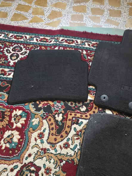 ارضيات كيا ريو اصليات شرط مامستعملين 2021
25 الف 
***********
