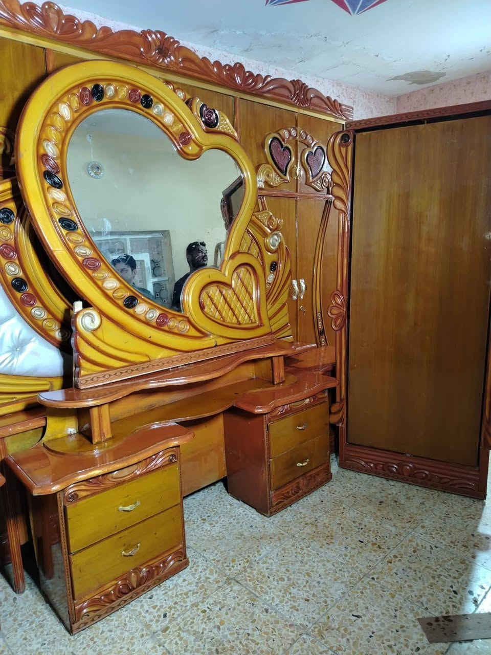 غرفه اخشاب كامله صاج كلش قويه فقط عيب بيهه مكسوره لمرأيه مال لميز وبيهه حرك بسيط ماماثر عليهه مستعجلين على بيعه لأن كاعدين ايجار وام لبيت تريد شيلنه عنوان بغداد حسينيه مال راشديه


**إذا كنت صاحب هذا الإعلان وتريد حذفه لأي سبب، رجاءا أرسل رسالة إلى الدعم الفني**