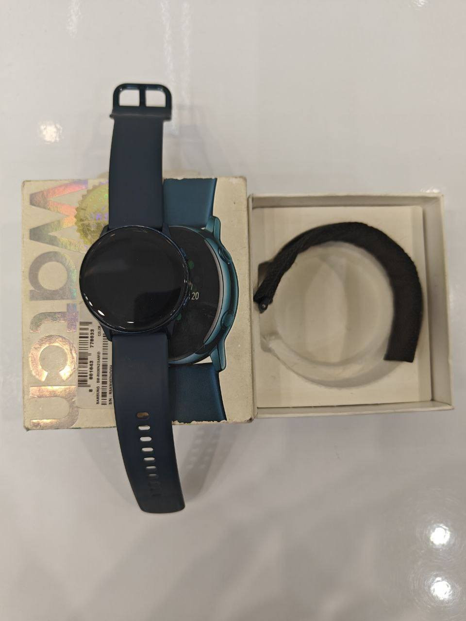 للبيع ساعة Samsung Galaxy Watch Active
ساعة ذكية أصلية بحالة جيدة جداً، استعمال خفيف ونظيفة.
المواصفات:
شاشة Super AMOLED قياس 1.1 إنج بدقة 360×360
معالج Exynos 9110
ذاكرة 768MB RAM وسعة تخزين 4GB
بطارية تدوم تقريباً يوم إلى يومين حسب الاستخدام
تدعم GPS لتتبع الرياضة والمشي
تدعم Bluetooth و Wi-Fi و NFC
مقاومة للماء حتى 50 متر
قياس نبضات القلب وتتبع النوم والرياضة
شحن لاسلكي
الحالة: مستعملة ونظيفة بدون مشاكل.
الملحقات:
الشاحن
سيرين للساعة: واحد لارج وواحد سمول
💰 السعر: 70 ألف دينار
🚚 يوجد توصيل إلى كافة المحافظات
للتواصل خاص.


**إذا كنت صاحب هذا الإعلان وتريد حذفه لأي سبب، رجاءا أرسل رسالة إلى الدعم الفني**