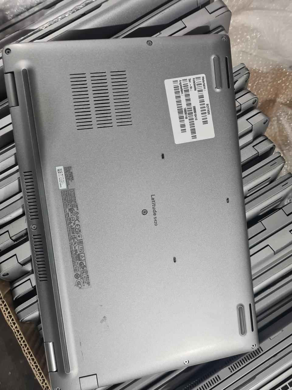 Dell Latitude 5320 
Core i5 الجيل العادي عشر

            بسعــــر 315 الف عراقي             

💼 Dell Latitude 5320 – أداء احترافي في جهاز نحيف وخفيف

يقدّم Dell Latitude 5320 مزيجًا قويًا من الأداء، الاعتمادية، وسهولة الحمل، ليكون خيارًا مثاليًا لروّاد الأعمال، الموظفين، والطلاب الذين يحتاجون جهازًا سريعًا وعمليًا طوال اليوم.

🔥 أبرز المواصفات

⚙️ المعالج
- Intel Core i5 – الجيل الحادي عشر
- أداء قوي في المهام المتعددة
- كفاءة عالية في استهلاك الطاقة

🧠 الذاكرة (RAM)
- 16GB DDR4
- سرعة ممتازة في فتح البرامج والتنقل بين المهام
- مناسب للعمل الاحترافي والتطبيقات الثقيلة

💾 التخزين
- 512GB SSD M.2 NVMe
- سرعة إقلاع عالية
- نقل بيانات أسرع بـ 5 مرات من الهاردات التقليدية
- مساحة كافية للملفات، البرامج، والمشاريع

🖥️ الشاشة
- 13.3 بوصة FHD
- دقة 1080p تمنحك وضوحًا رائعًا
- تقنية IPS لزوايا رؤية واسعة وألوان 
------------------------
مكتب ( ثائر للحاسبات )  💻

بصرة - جمهورية - شارع المكاتب - قرب صيدلية فخرية و مقابل البسة القلعة.
يوجد توصيل لجميع محافظات العراق .

*********** 
***********
«
            اتصال / واتساب / تلگرام

هواي عندي موديلات ومواصفات من أجهزة اللابتوب 💻

     اضغط على الرابط👇 و ختار الي يناسبك 

https://linktr.ee/thairmax
https://thaermax.vatrin.app البصرة, العراق
