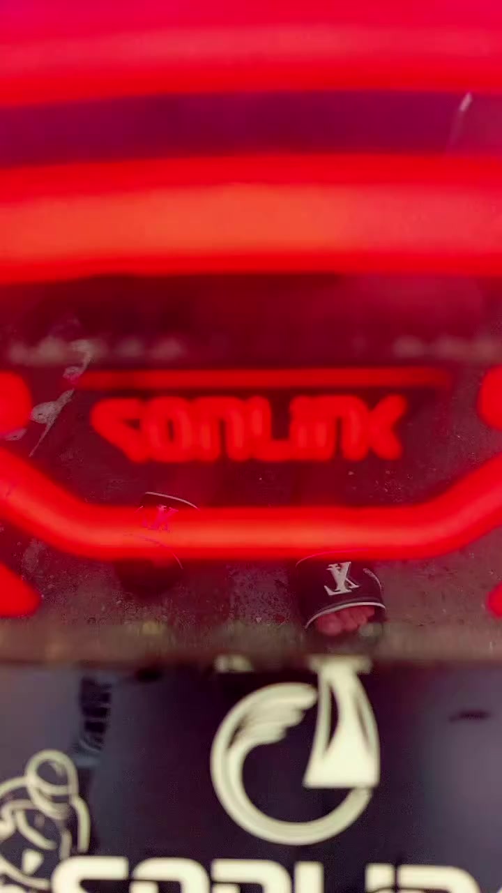 سلام عليكم دراجه تايكر للبيع كفاله عامه لموديل 2025مال جناي لون مميز مكاني واسط صويره هاذه رقمي***********
