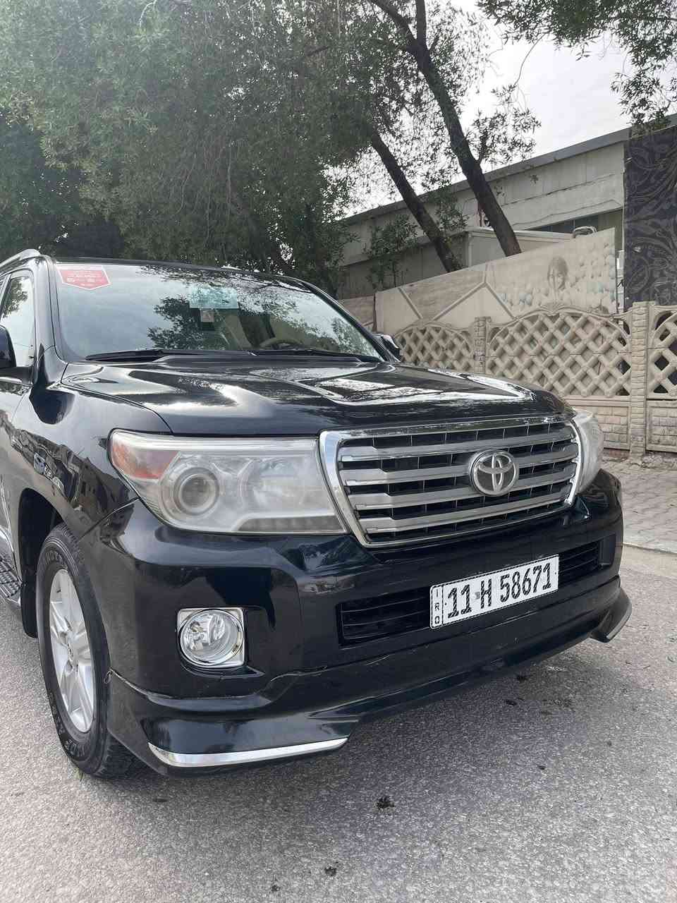 سلام عليكم بيع أو مراوس تويوتا لاندكروز موديل 2014رقم بغداد الجديد.   6سلندر فول مواصفات  بريم كير مكينه كفاله تراي زيرو رقم ***********مكاني نجف  السعر 305 وبيها مجال
