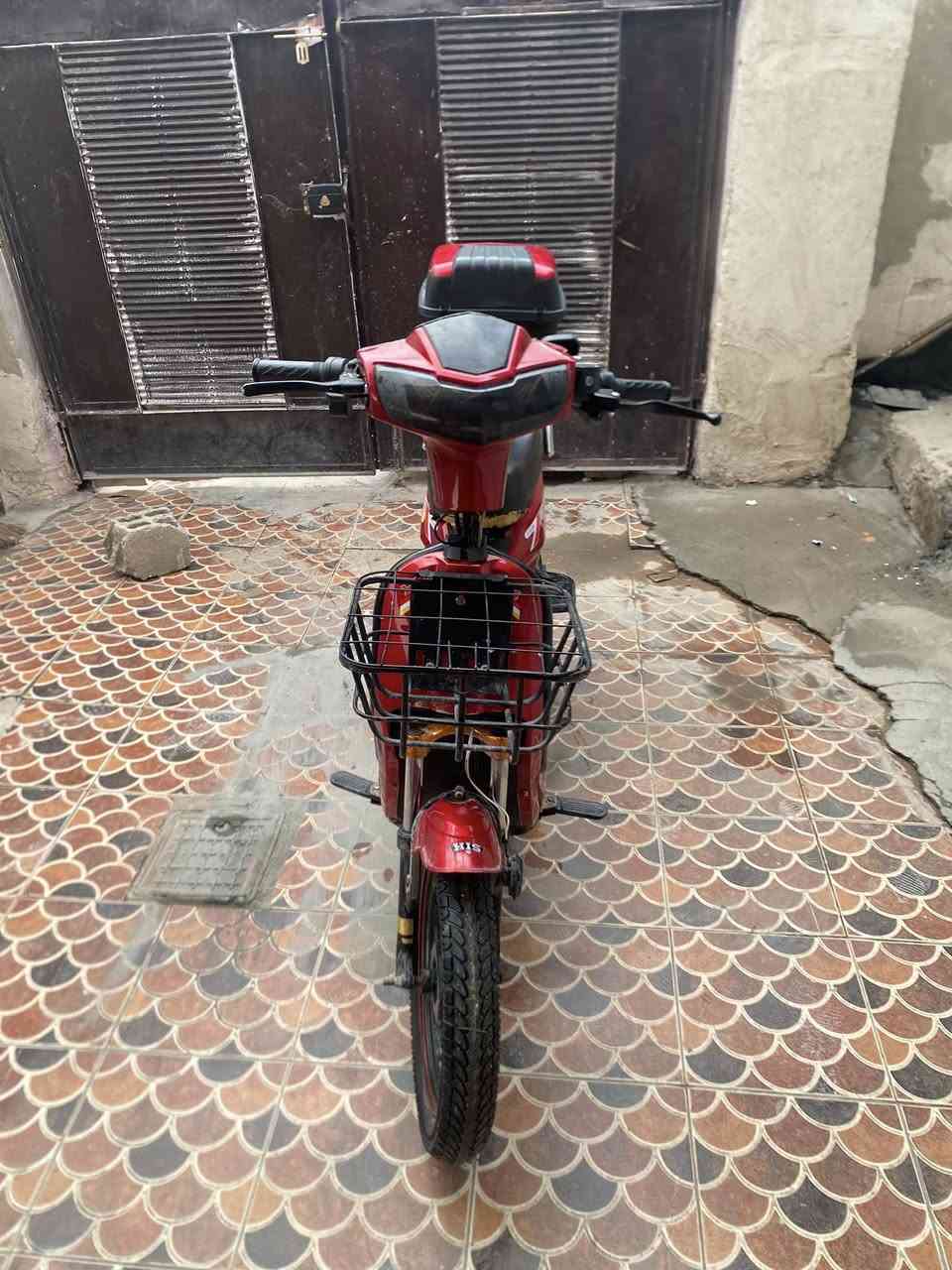 السلام عليكم دراجه للبيع التصل***********
