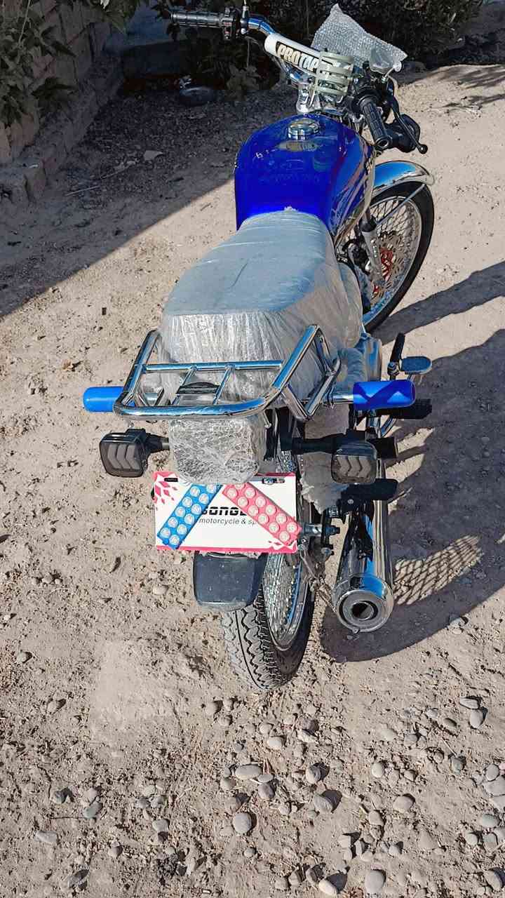 سلام عليكم/للبيع دراجه أربعه كير موديل 25/شرط من التاير ال تاير سعر 675وبيه مجال قليل/وهاذ رقم الهاتف ***********
