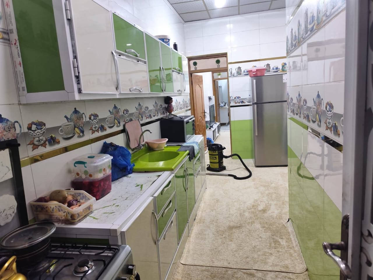 دار زراعي للبيع مساحته 120
جميع الخدمات تبليط بالباب بناء جديد كونكريت طابوق 

البناء غرفه وصاله وديوانيه مطبخ حار مطبخ بارد كراج 

العنوان حي الرسول قرب مستشفى بنت الهدى عرض الشارع 20 متر 

سعر البيت 105/ ***********
