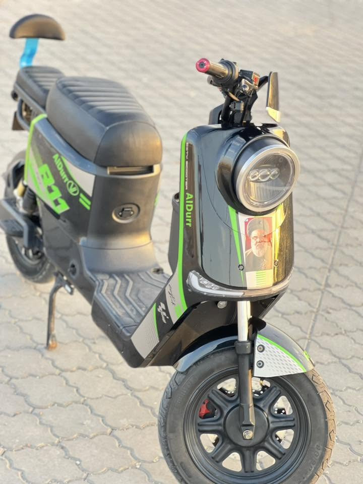 R11
للبيع فول مواصفات 
هورن
بريكات دسكات يمنى ويسرى
سماعة بلوتوث
اشاير رباعي يمنى يسرى
سرعتها 109 الحقيقي 60
4نمر 
ملف 1800
شلعة ونهضه كلش قوية
5 بطاريات 32أمبير وينلي 
الاصليات وكيل مديل 2026 بحالة جداً ممتازة
لايتاات عالي ناصي
نضام البگ R رجوع خلفي 
 ملحقات شاحنة الاصلية+ مرايات
+كفات
+زنجيل
الدراجة نضيفه كلش وما بيها اي خلل
مع كامل ملحقاتها استعمال قليل ما متعوبة
السعر 550 وبيها مجال للشراي
مكاني البصرة القبلة
رقمي ***********
