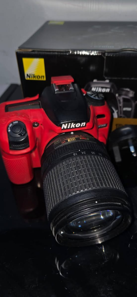 للبيع كاميرا Nikon D7500 مع عدسة 18-140mm VR.
الكاميرا بحالة ممتازة وتعمل بكفاءة عالية، مناسبة لتصوير الأعراس والمناسبات والتصوير الاحترافي.
تتضمن عدسة أصلية وملحقاتها الموجودة بالصور.
للاستفسار مراسلة خاص.


**إذا كنت صاحب هذا الإعلان وتريد حذفه لأي سبب، رجاءا أرسل رسالة إلى الدعم الفني**