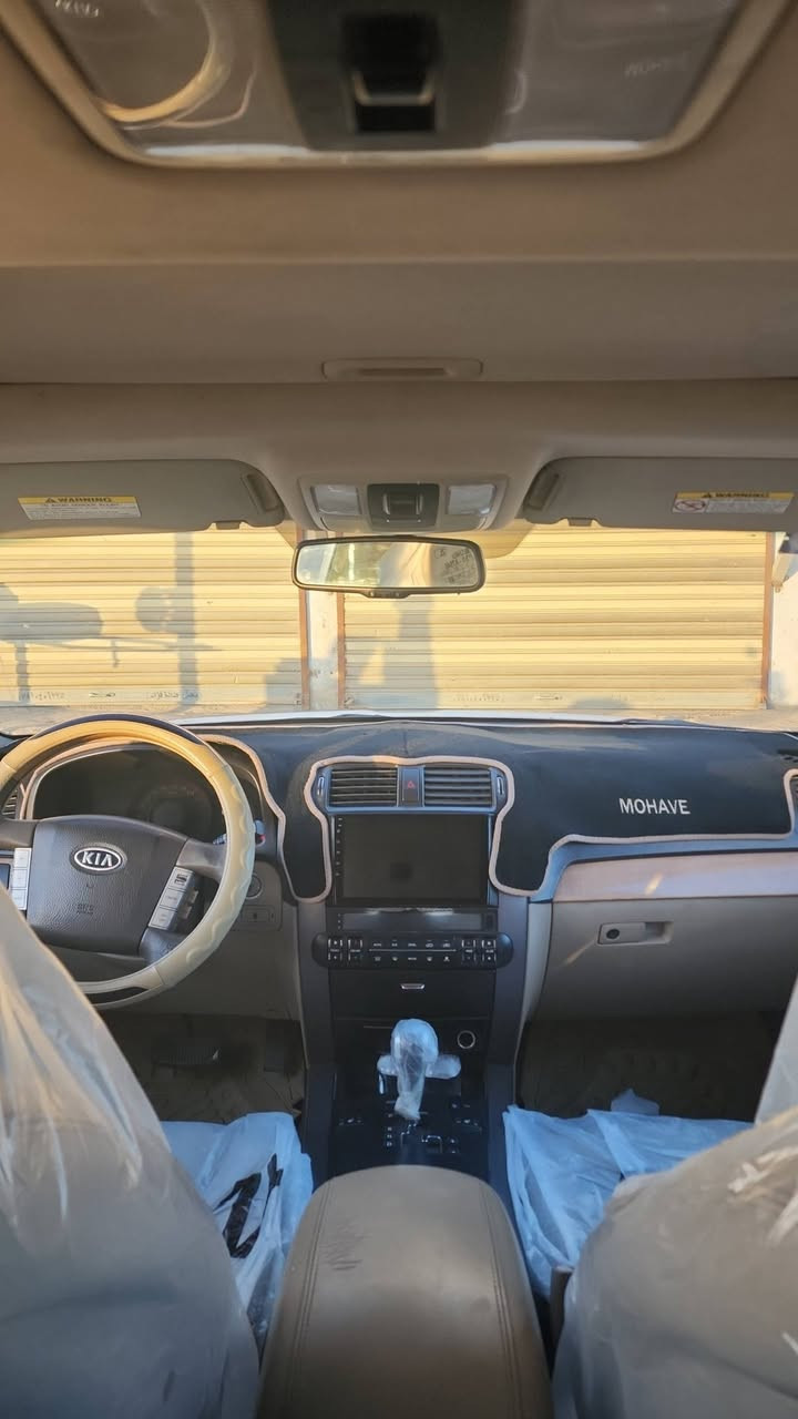 كيه مهافي موديل 2012 فول مواصفات
رقم بغداد جديد وكامل باسمي تحويل مباشر 
سياره مكفوله كفاله عامه عده شبر بل باب خلف سايق 
مواصفات 
تحكم ستيرن
كشانه جلد + تحكم كهرباء 
كشانه تدفئه تبريد 
امري شفط 
جنطه شفط 
كشن خزن 
فتحه سقف 
فورويل 
سياره عليه ادامه كامله تخم تاير وصدر ونوزلات وبلكات وصطله فيول بمب قبل سبوع
مكان سياره فلوجه ناحيه الصقلاويه 
سعر 145 وبيه مجال 
***********
***********
