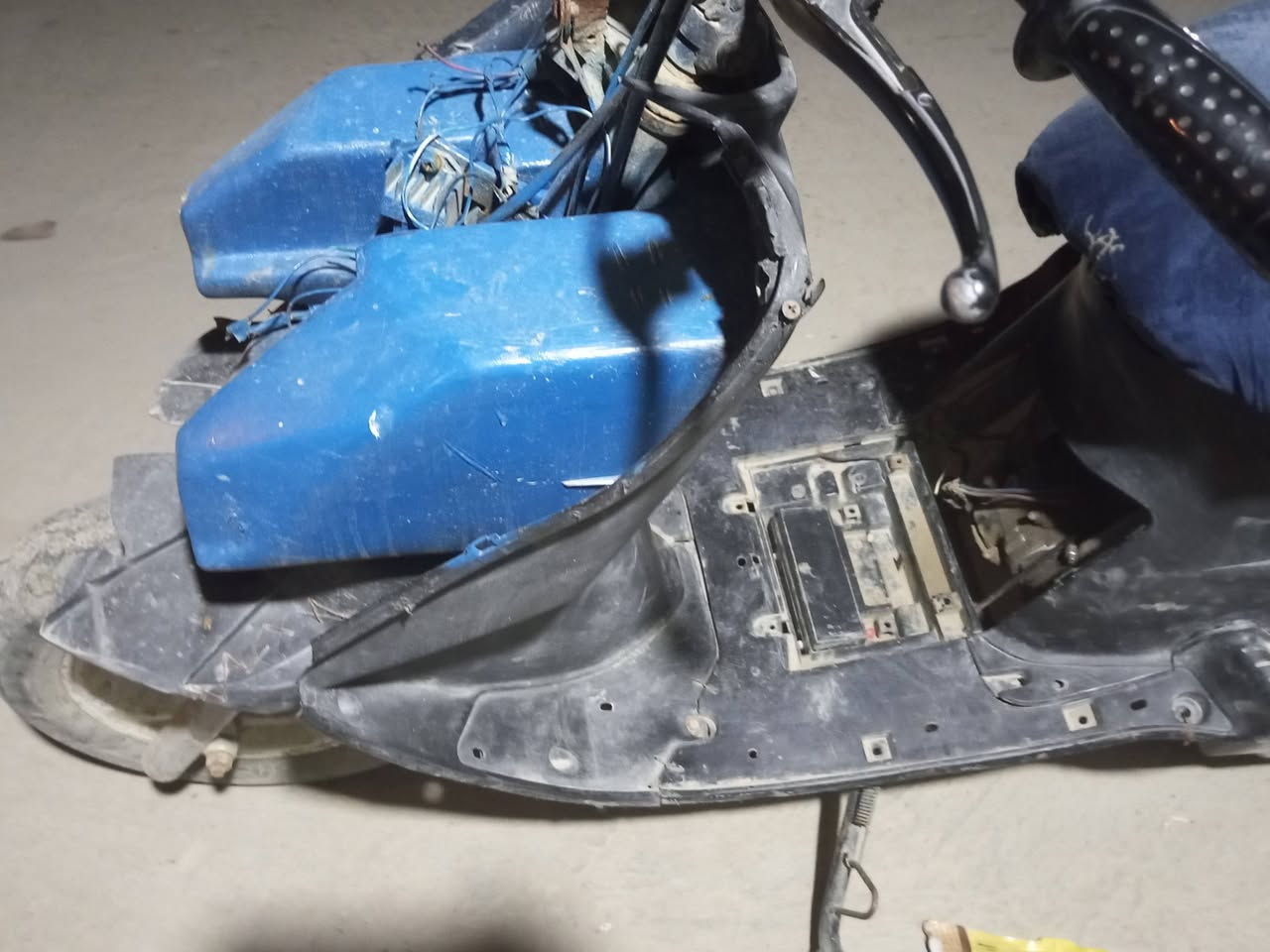 مكلف بل نشىر دراجة لبيع دراجة شغاله شراي بية خير ويدلللل...
واتساب ***********
