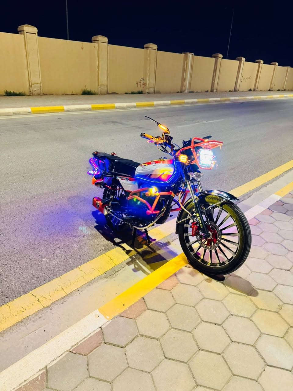 يالله للبيع ايراني جديده فول موديل 26 محرك 200 سيبي اف بصمه تشغيل عن بعد هاي رقمي ***********
