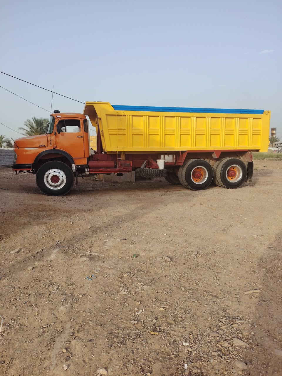 للبيع موديل ٨٢ راس تريله سكس ويل ومطوله كير ١٦٠ مجموعه جيئف رباط ٢٤ سبرنك هرمي تخم تايرويل صاج مكينه كصه من بره بدي جعب مايلر جديد رقم انبار بسمي السياره مكفوله كفاله عامه العنوان بغداد التاجي *********** ***********
