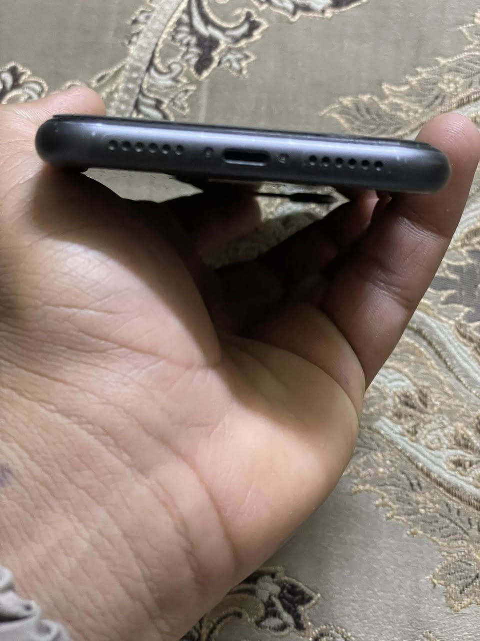 سلام عليكم 
11عادي للبيع الجهاز نضيف ذكره٦٤بطاريه ٩٩
وكآمل مبدل كلاسه مال شاشه وليس شاشه وبطاريه وفيس إيدي من حدثت وكف السعر خاص الاستفسار ***********
