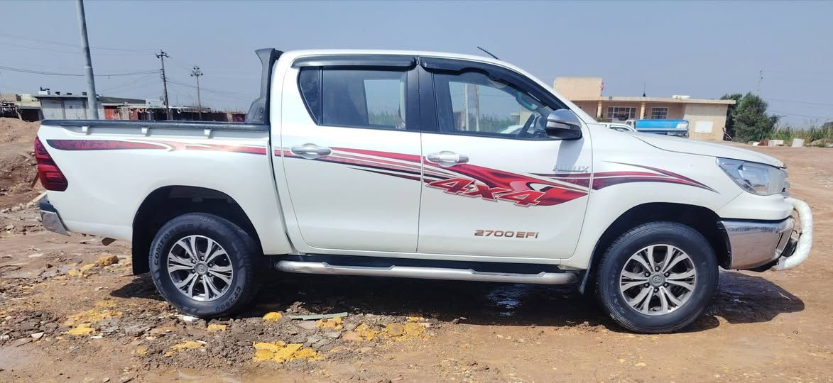 السلام عليكم هايلوكس للبيع فور ويل  سعودي موديل 2016 اوتوماتيك  بصمه   كفاله عامه من الضربة والصبغ والتبديل ترهم مراوس  سنويه اورقم انكليزي  هزه جديده  بسمي تحويل مباشر مكان السياره قظاء الفجر للاستفسار الاتصال على الرقم  ***********
