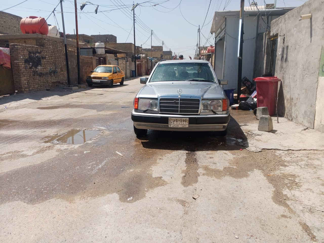 السلام عليكم مرسيدس 92 العنوان بغداد مدينه الصدر مصبوغ عام جماليه مكينه بطه اثنين ونص دي جديده السعر 45 وبها مجال شيء قليل‏‪***********‬‏
